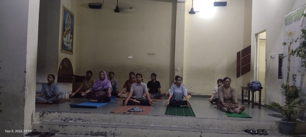 Muskan_jangra7's tweet photo. #CMDiYogshala #HealthyPunjab #PunjabModel @KamleshMSU @abhitiwari73 #YogaForAll #YogaEmployment     
#Sangrur https://t.co/cHxuHwTD4B