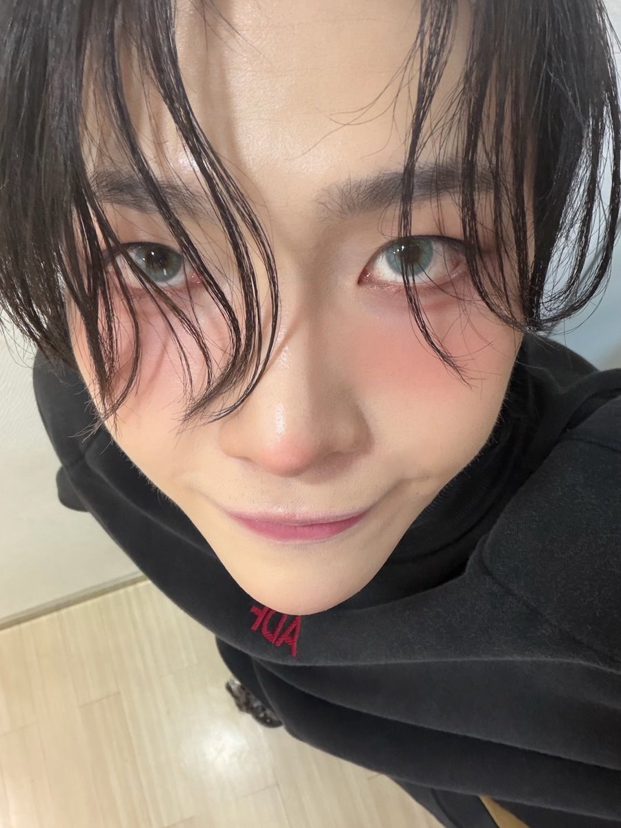 nichonyang's tweet photo. here goes the guy who hates being called cute https://t.co/vCFOIb91DK