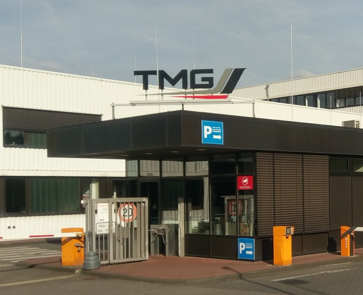 c_muffly's tweet photo. トヨタの欧州モータースポーツ拠点🇩🇪移り変わり👀AIでは無くリアルですよ👀
#TMG #TGRE #TR #yamamotoshinya #山本シンヤ https://t.co/vx9HfXlqpH