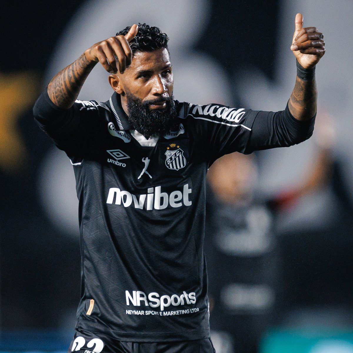 SofascoreBR's tweet photo. Rodinei pelo @SantosFC:

⚔️ 2 jogos
🔑 4 passes decisivos
✅ 85% acerto no passe (!)
↪️ 38% acerto no cruzamento (!)
💨 3/6 dribles certos
💪 9 duelos ganhos (4.5 /j!)
🔄 3 interceptações
💯 Nota Sofascore 7.10

💪💪 https://t.co/iEnlDLMqF2