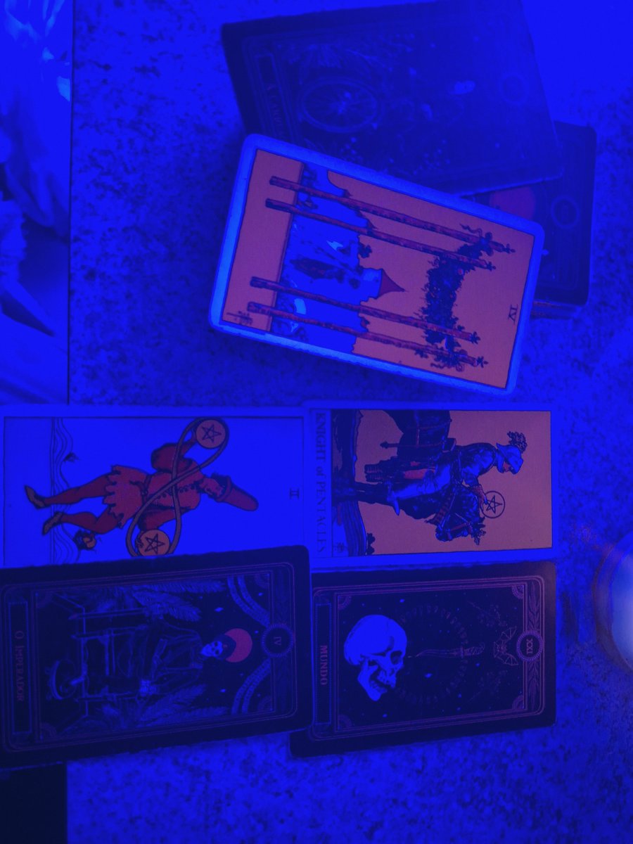 TarotdaBee's tweet photo. minha mesa está aberta com atendimento imediato!!!🐝

Mas também estou fazendo free card, só responder esse tweet com um emoji que eu te chamo (limite de 5 pessoas)

contato via whatsapp: https://t.co/BDUDTDlOYf…

#tarô #bruxaria #free #previsão #taróloga  #mesaaberta #tarottwt https://t.co/NIlxp36ZwK