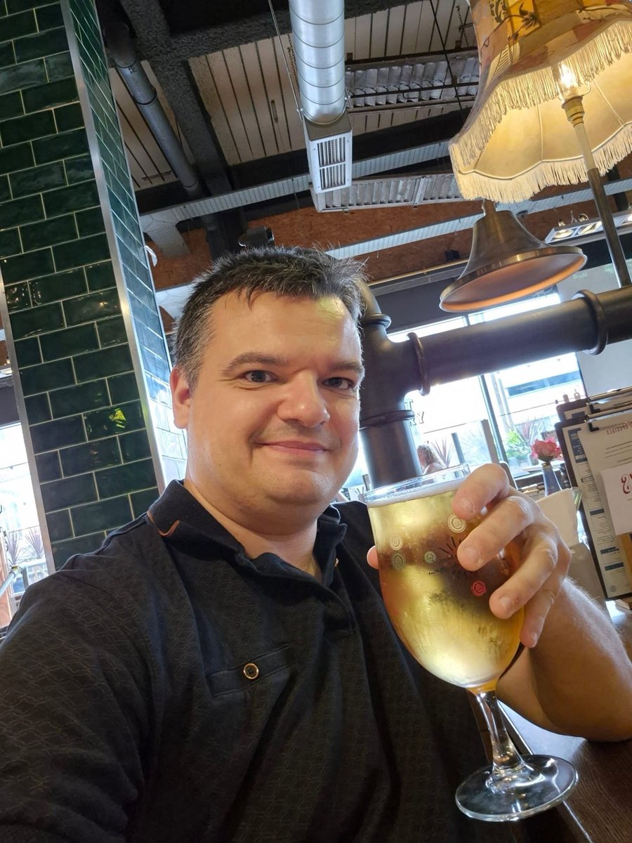 IngeborgLakc's tweet photo. Kicking off an afternoon, evening and night of shenanigans in Cheltenham with the work crew. Lovely Jubbly! https://t.co/iw8DPzpmHH