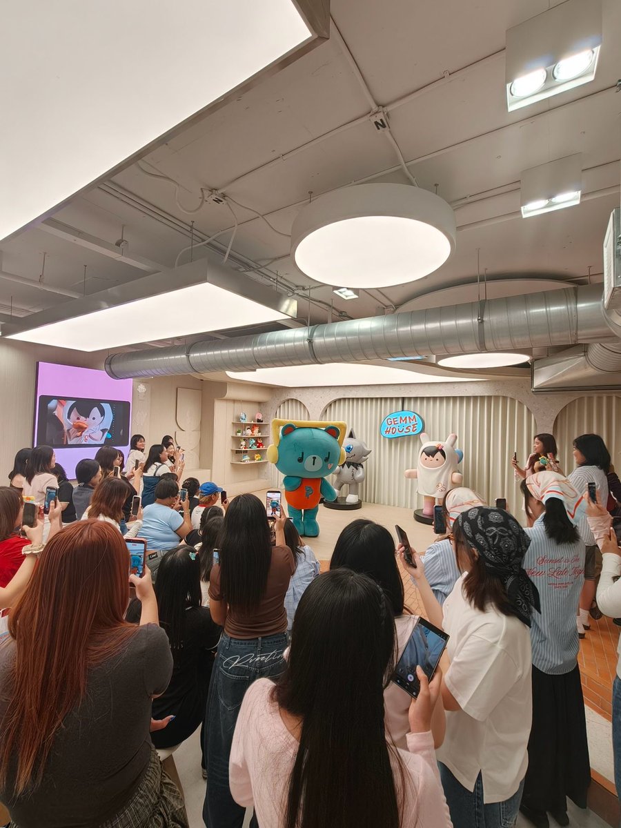 permpoon_GMMTV's tweet photo. ก๊อกๆๆ✊🏻 ฟามน่ารักมาเสิฟแย้วค้าบ
#GEMMHOUSE
#PERMPOON https://t.co/IWdjTB6SWn