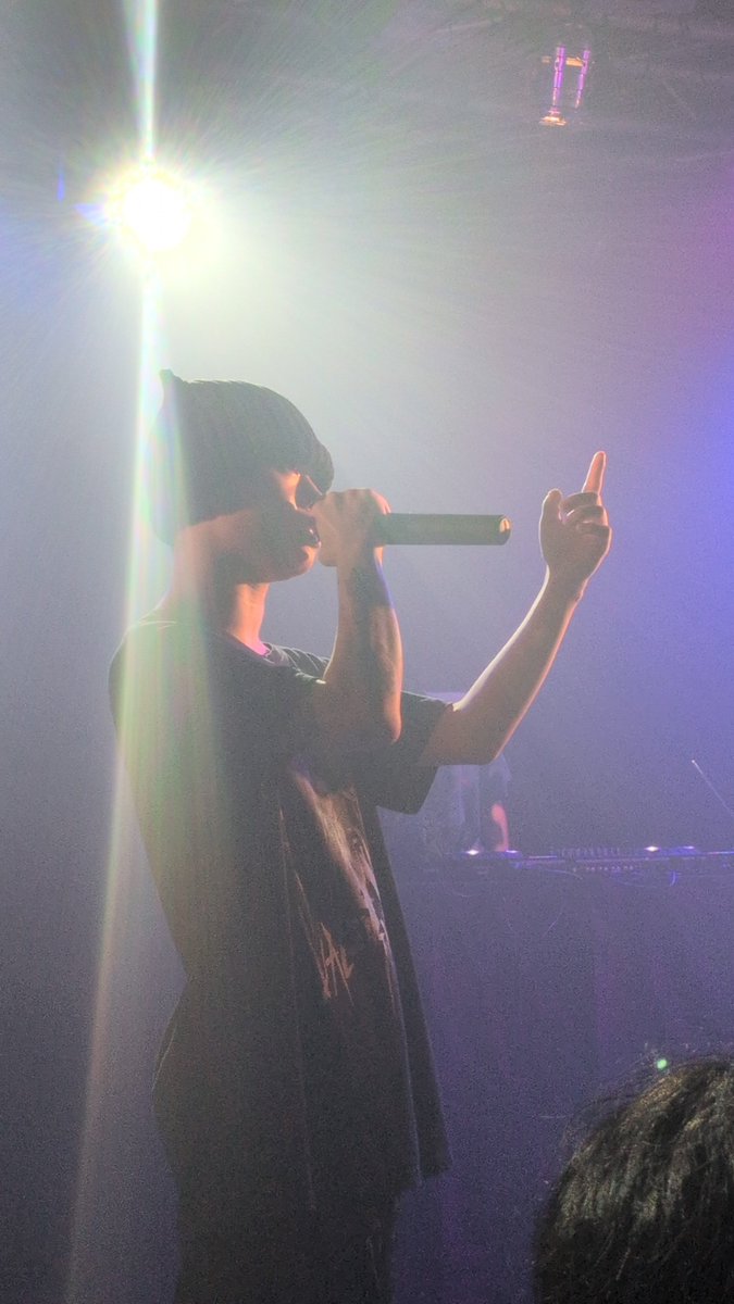 j3qms's tweet photo. ��回のライブ、自分でもびっくりするくらい声が出ました！！MCでは普段の3人の話をたくさん聞けて、テキバ!!をまさかの5回も聞けちゃって、、ほんとに最高な時間を過ごせました💓💓
11月のライブが待ちきれないです❤️‍🔥
　#Citydrops
Tsukuyomiを歌うカッケー2人をそえて↓ https://t.co/DiQy2TWcae