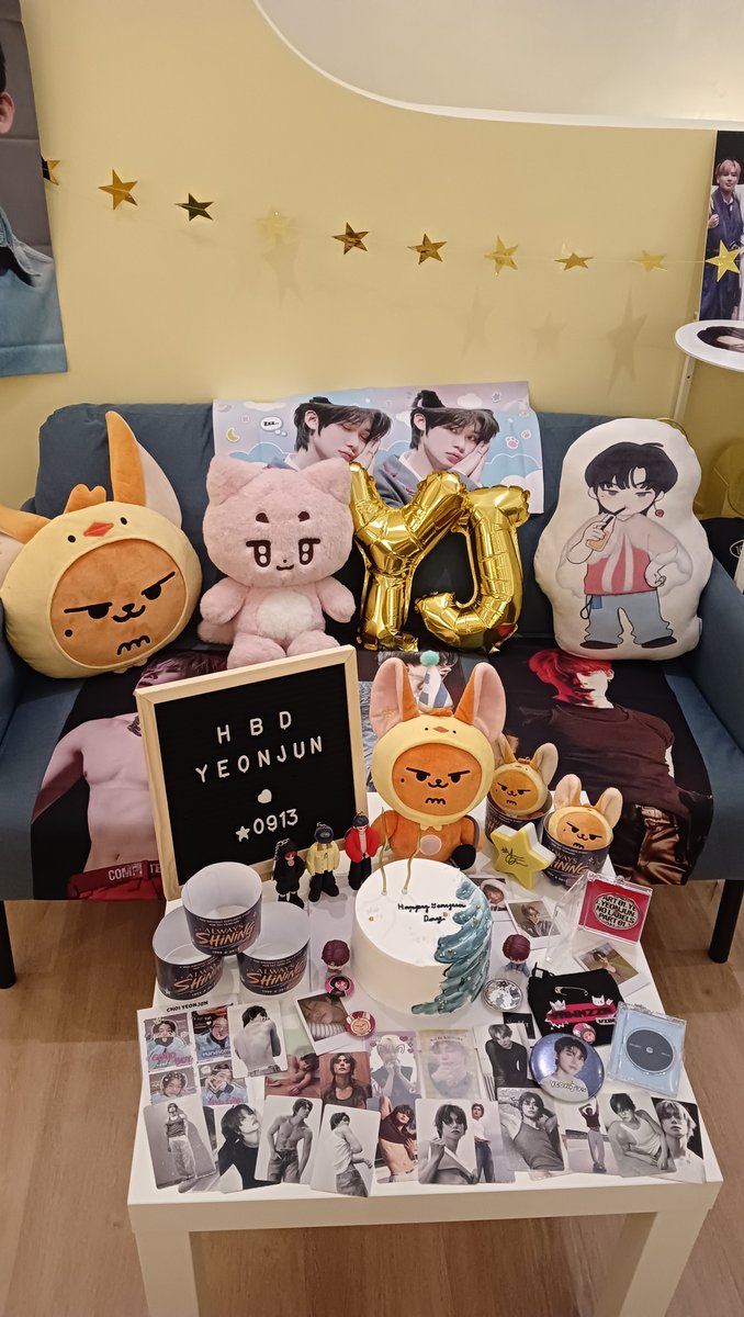 CatzNoona's tweet photo. @304weekendclub more yeonjun and OT5 🥰🥰🥰 https://t.co/UvUrs1sEZr