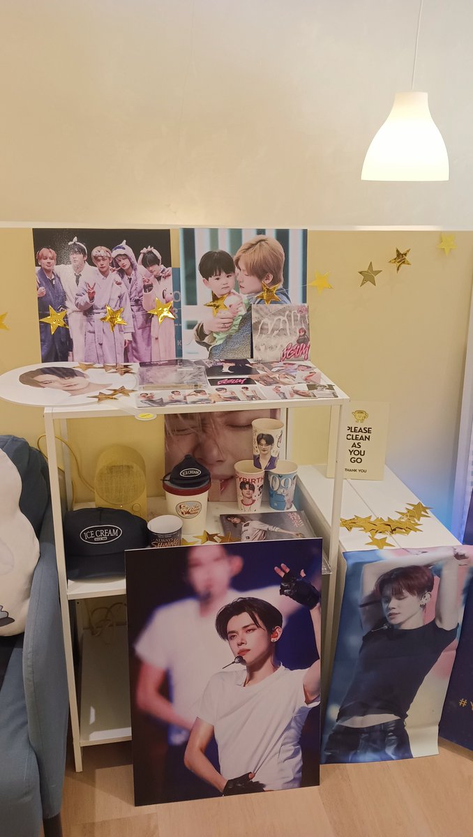 CatzNoona's tweet photo. @304weekendclub more yeonjun and OT5 🥰🥰🥰 https://t.co/UvUrs1sEZr