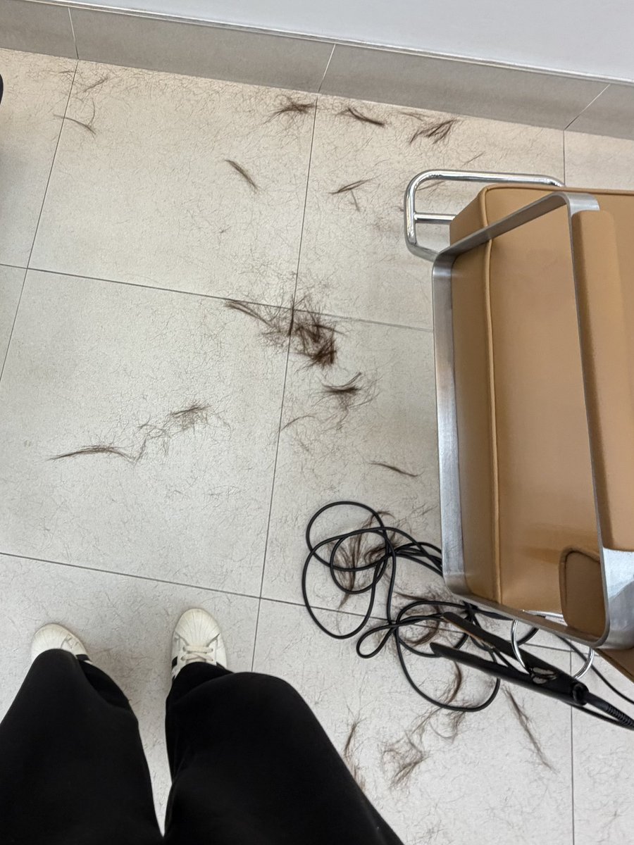 imsxso's tweet photo. 이번 주말엔 머리를 자르고 왔어요 💇‍♀️💇‍♀️ https://t.co/gG7MvtFt5E