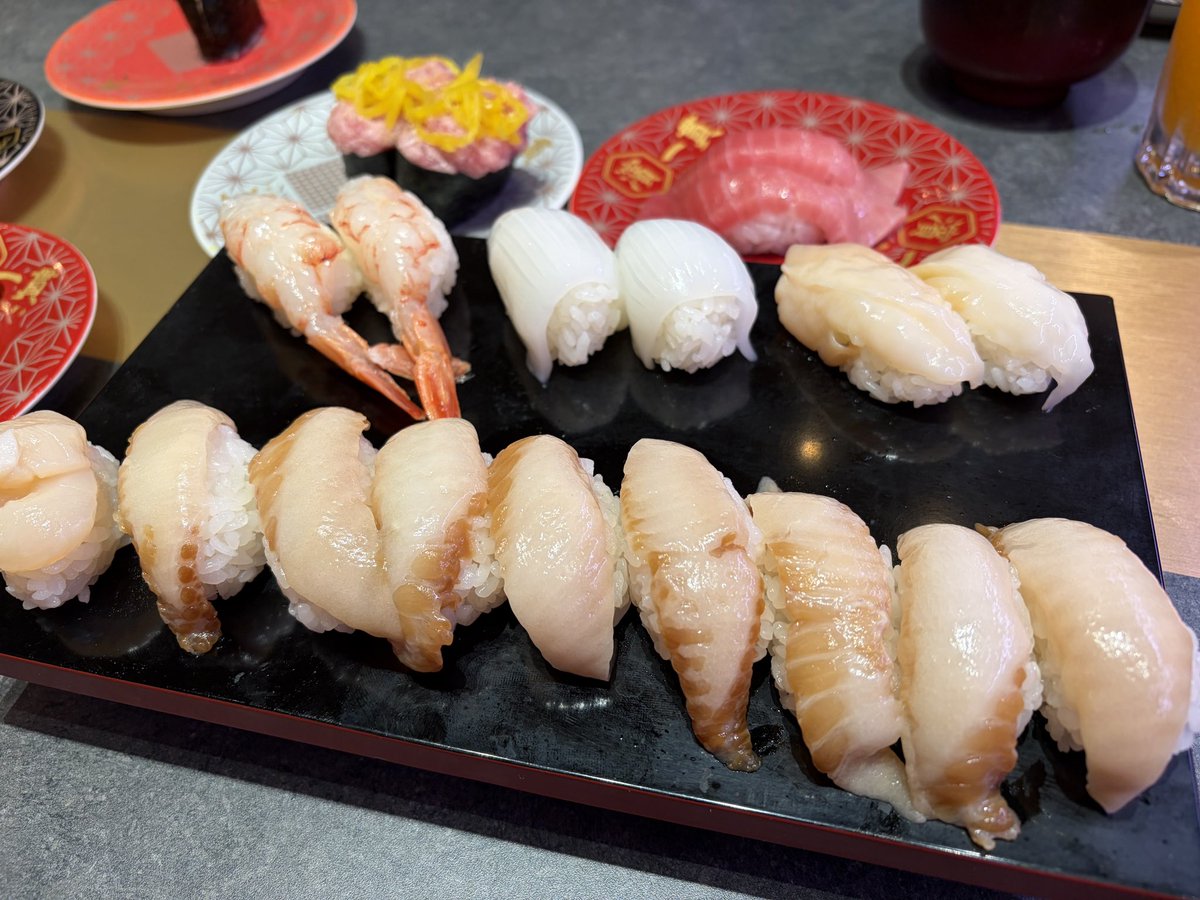 F1mCKqknzOoCOSW's tweet photo. 横浜に時間無制限のお寿司食べ放題あるの https://t.co/wjRJolrNWs