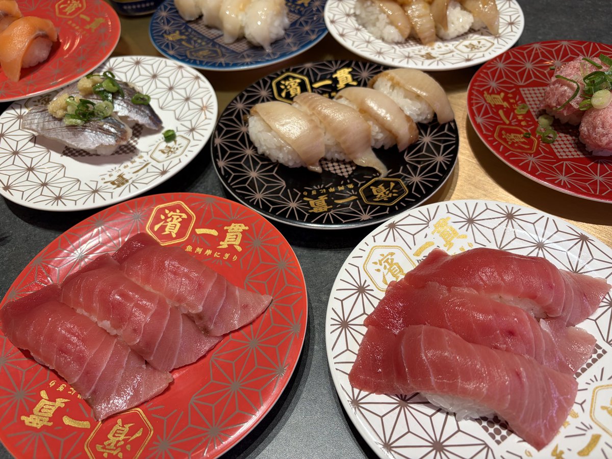 F1mCKqknzOoCOSW's tweet photo. 横浜に時間無制限のお寿司食べ放題あるの https://t.co/wjRJolrNWs