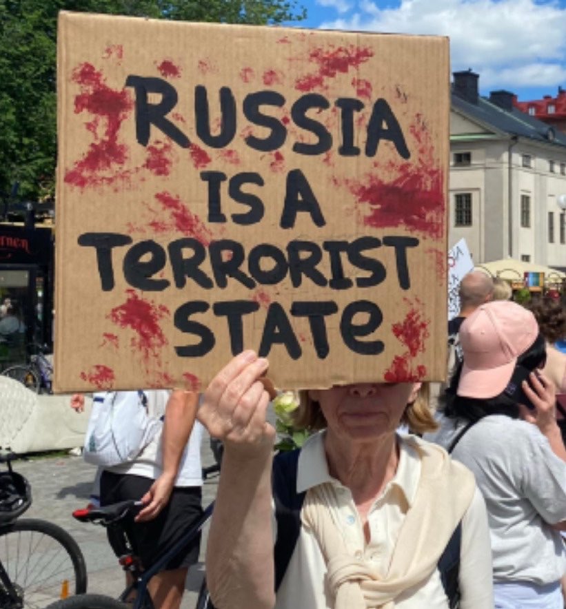NashaCanada's tweet photo. «Иран попросил у России реактивные дроны для войны с США и Израилем»

Хорошо бы, чтобы США и Израиль поняли, наконец, кто враг, а кто друг, и перестали заигрывать с Кремлем.
Россия — страна-террорист, она спонсирует все фашистские, бандитские и антисемитские организации, это ее ручонки замазаны кровью невинных жертв 11 сентября 2001 и 7 октября 2023.