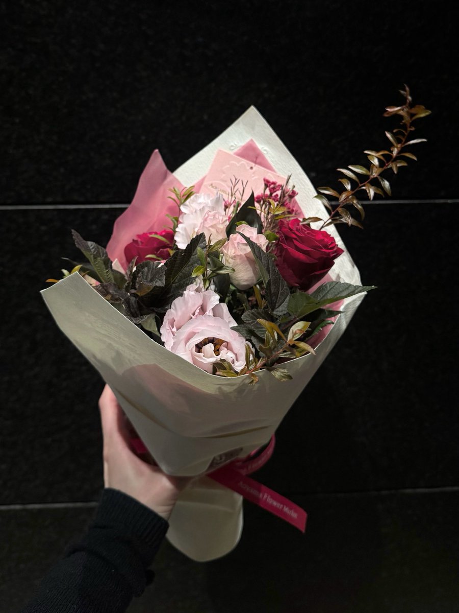 sol_melt___'s tweet photo. ┊ ┊ ┊ ┊ ┊ ┊
┊ ┊ ┊ ✩ ˚✩. ⋆。˚.
┊ ┊ ☾⋆
✧⋆ ┊ . ˚. #HappySOLDAY ♡
˚✩ https://t.co/Gs8OG4eCKM