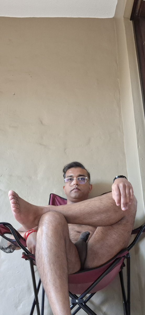 nudeandfree95's tweet photo. Happy Naked Sunday. Hope everyone had/having a good Sunday. Adulting for most of the morning, now relating and watching the F1 while enjoying the warmer days.
#naturist #normalisingnaturism #nudeisnormal #naturismisnotporn #bodypositivity #NormalisingNudity https://t.co/oamF0lsTU4