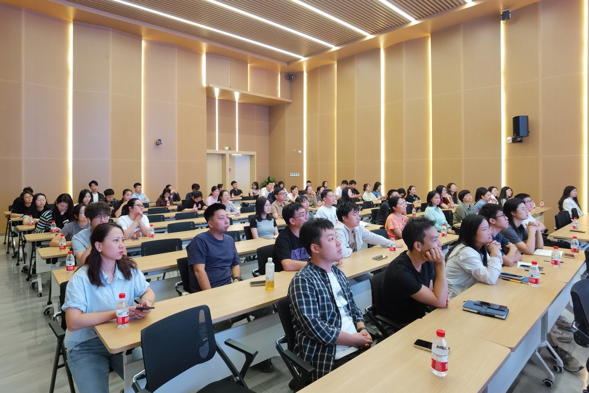 LucieLangeyqx's tweet photo. Just wrapped up an insightful fintech regulation training! Learned so much from industry experts—super useful for my project work. Grateful for the networking chats with fellow attendees too! https://t.co/NflDZJBbxm