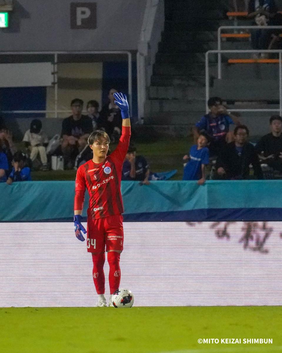 mitokeizai's tweet photo. 水戸ホー���ーホック、川崎Fに0-1で惜敗　西川選手の好セーブ光る https://t.co/akJtcDr7uM https://t.co/ed7LdEQP7B
