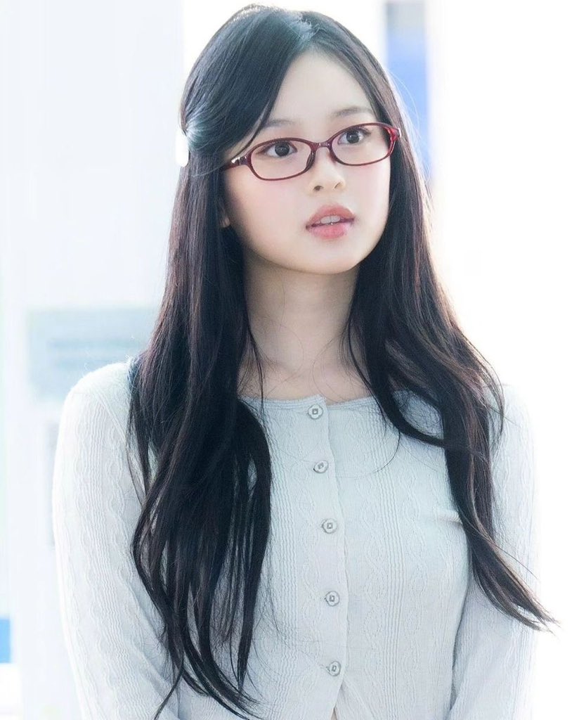 veryjeans's tweet photo. 혹시 여기에 이서현 있나요? https://t.co/MHuR4j1Wrr
