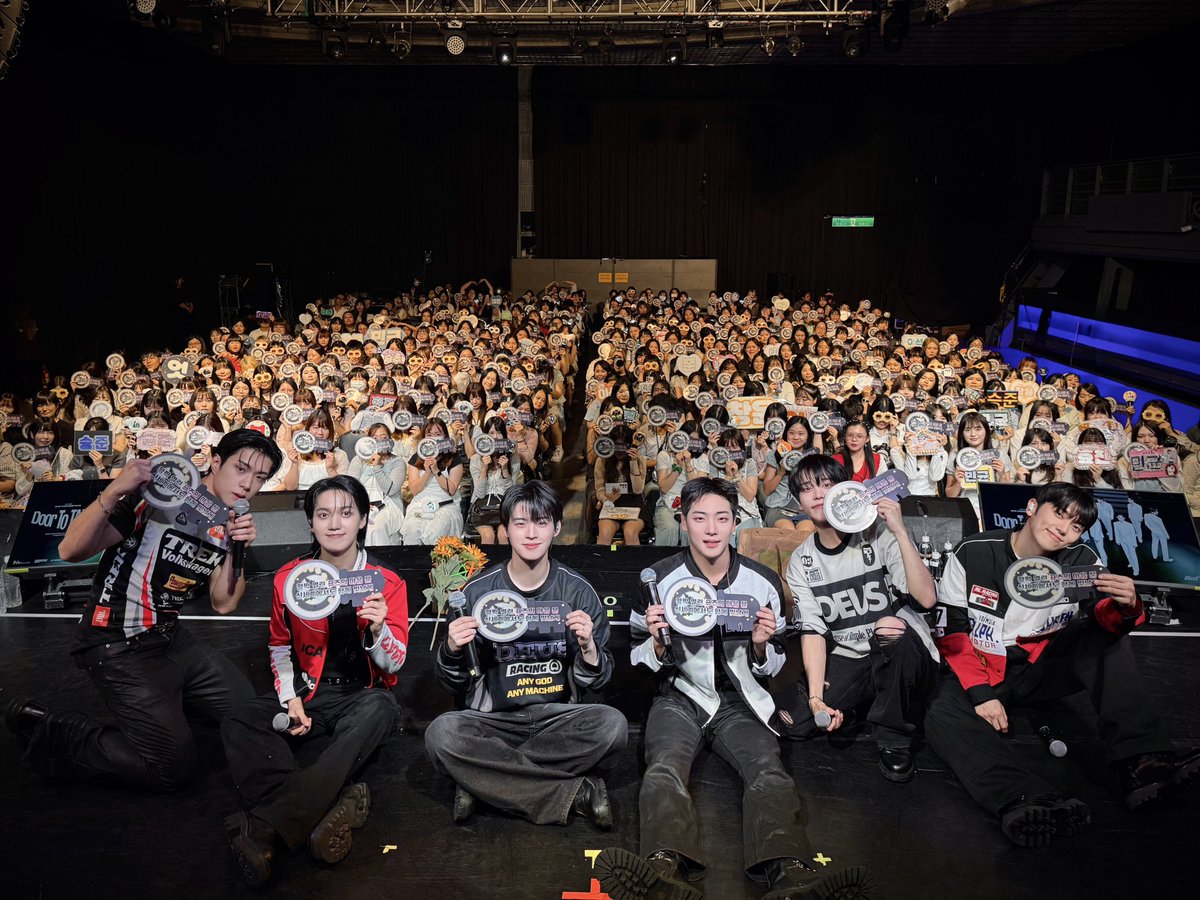 ONF_offcl's tweet photo. 2026 ONF FANMEETING [Door to TAIPEI] w/ FUSE

#온앤오프 #ONF
#DoorToTAIPEI https://t.co/ANud1gHuYL