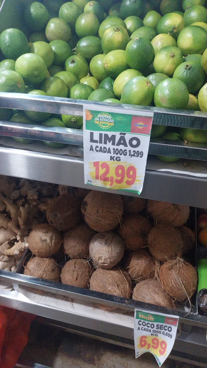Kabulozocensura's tweet photo. Quando é que normalizaram pagar isso no kg do limão?🤦 https://t.co/elTthfEGz2