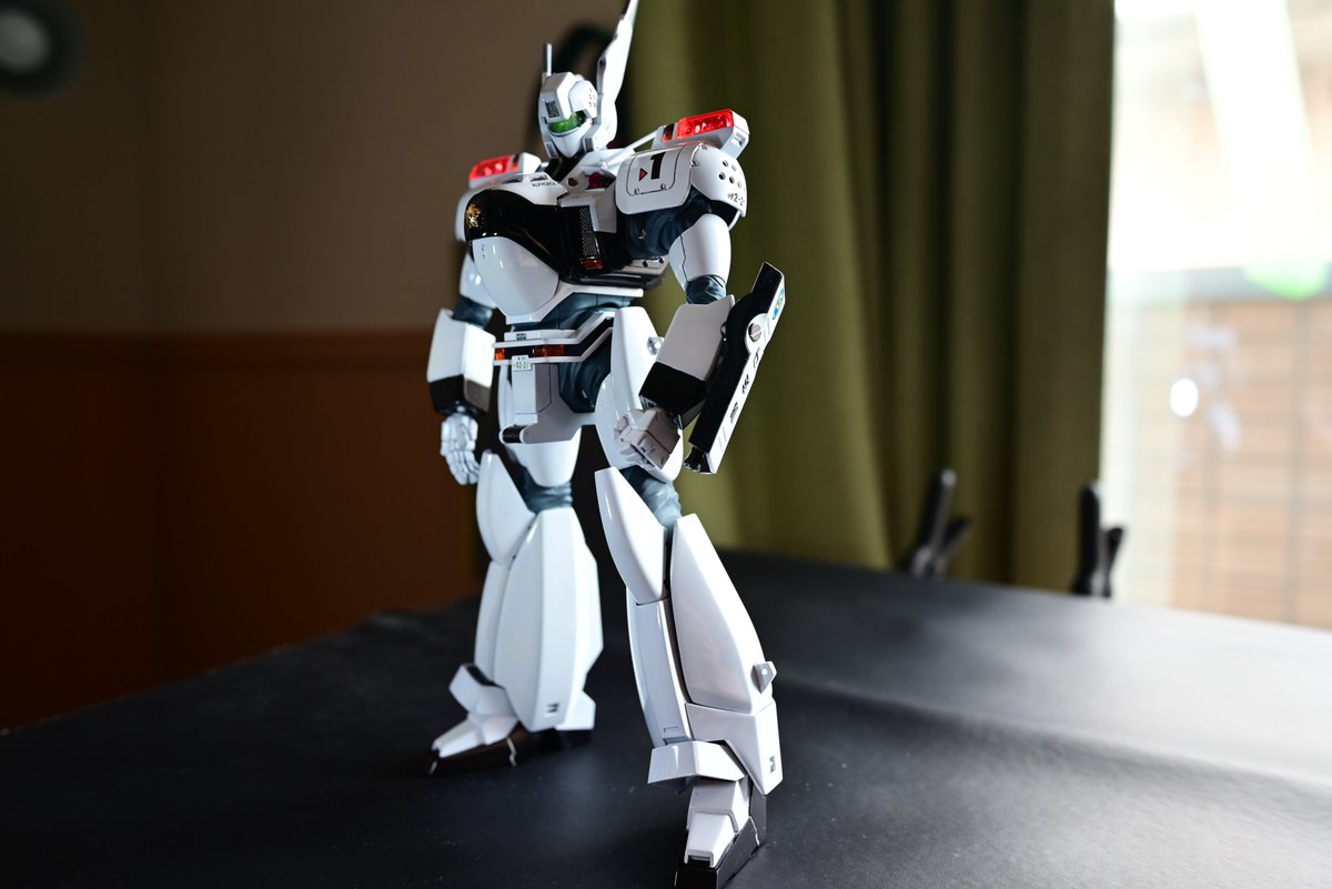 rettugou's tweet photo. This time,
I assembled the plastic model shown in the photo below.
The kit I used was the “ACKS MP-01 Mobile Police Patlabor AV-98 Ingram 1st.”
It took me four months to complete this model.
That’s because I spent a lot of time applying a clear coat and polishing the surface. https://t.co/fyX9kv2Wco