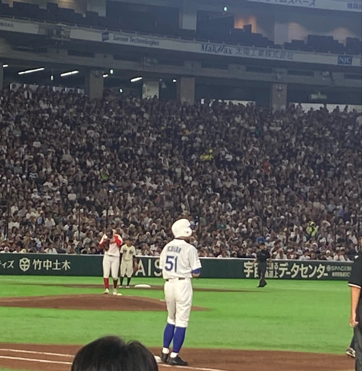 shigeru_non's tweet photo. 今日は3年ぶりにイチローさん
エキサイトシートでサインを期待するも誰にもサインせず…
そんな中、オリックスさんの特設ブースでイチローさんのサインボールが当たる抽選券をいただき、結果を見てみると…
まさかの当選！
こんな形でイチローさんのサインをいただけるとは！
最高の1日になりました⚾️ https://t.co/dNzpnarRxO