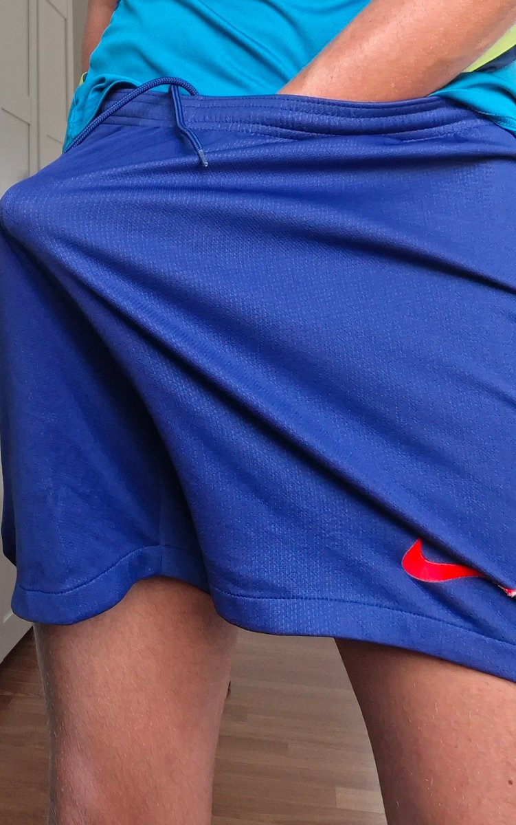 GearboyCash's tweet photo. #sportswear #football #nikegear #freeballing #hard #trackies #footballkit New day, love this kit! Makes me hard 😈. Smelly? Sweat? Shower? What to do next? 💧 https://t.co/Z8XzhMkD5c