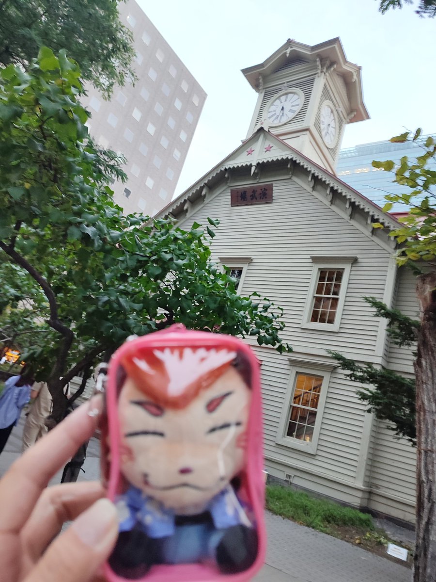 piyorimaru0902's tweet photo. 北海道、初上陸〜😆✨
隆二くんのサインあると思ってスープカレーGARAKU札幌本店に行ったんだけどサインあったのは移転前の店舗だったらしく残念な結果に😢
でもスープカレーがとても美味しかったので良しとしよう😋
セイコーマートでご当地フードも買いました https://t.co/e41qC94HUx