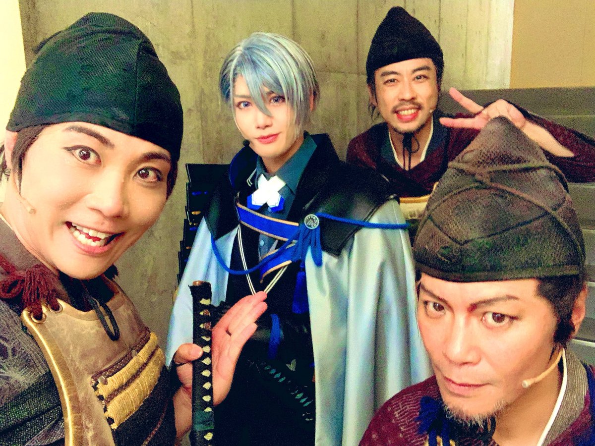 dddddateya's tweet photo. ミュージカル『刀剣乱舞』 ～月夜一縷～

あっという間に東京公演千秋楽👀
ご来場誠にありがとうございました⤴️⤴️

本日マチネ公演で山姥切長義さんが
祝100出陣記念でした👏✨

可愛くてカンパニー元気印の今剣ちゃんとも記念に📷🎶

よし！しっかりお手入れして、
次は大阪の地でお会いしましょう👍 https://t.co/SDN5nacyNi