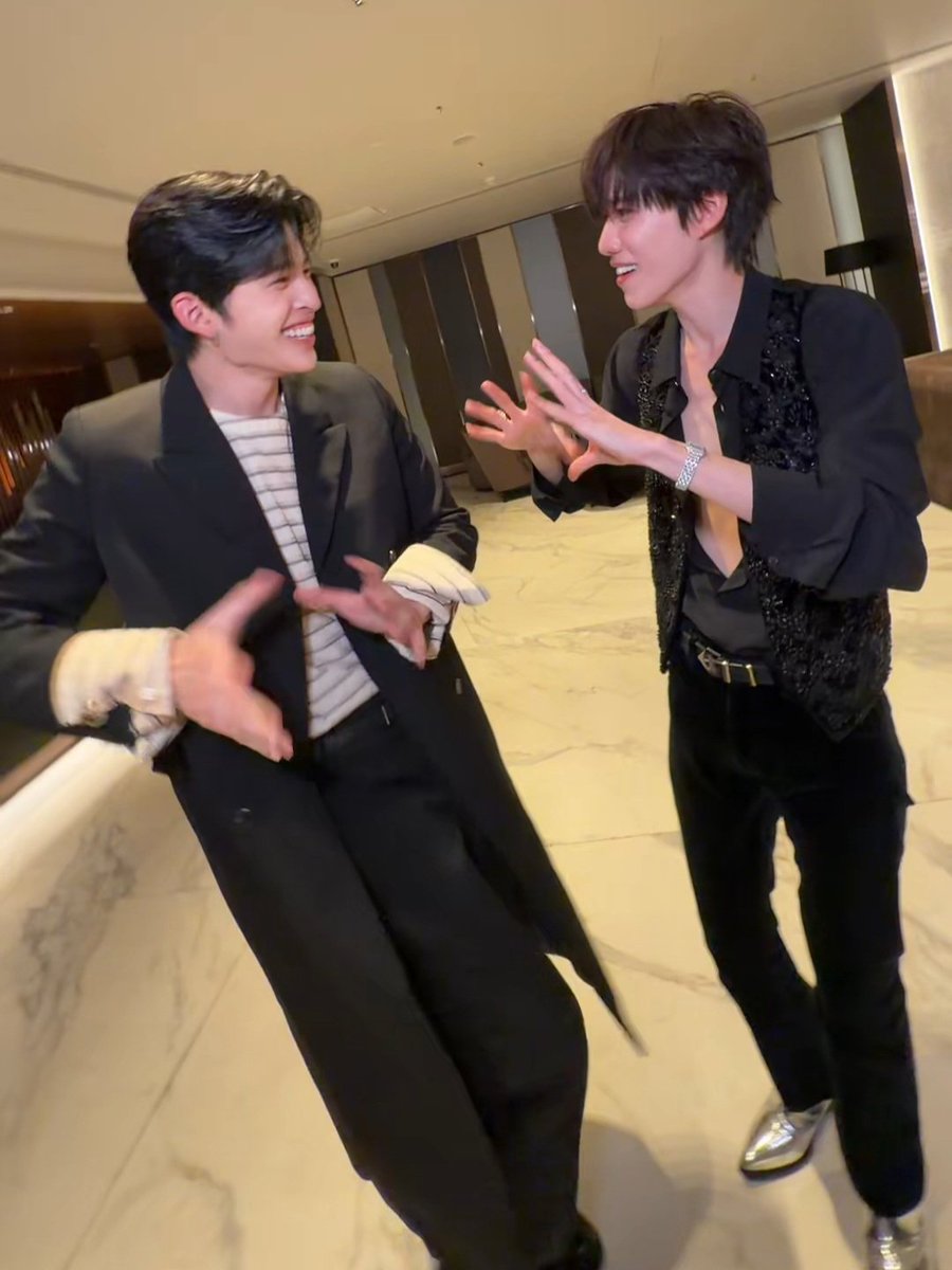 imyourhikun's tweet photo. พี่ชาวีกับชลลี่เจอกันแล้วคับ https://t.co/dt3AiNkpRJ