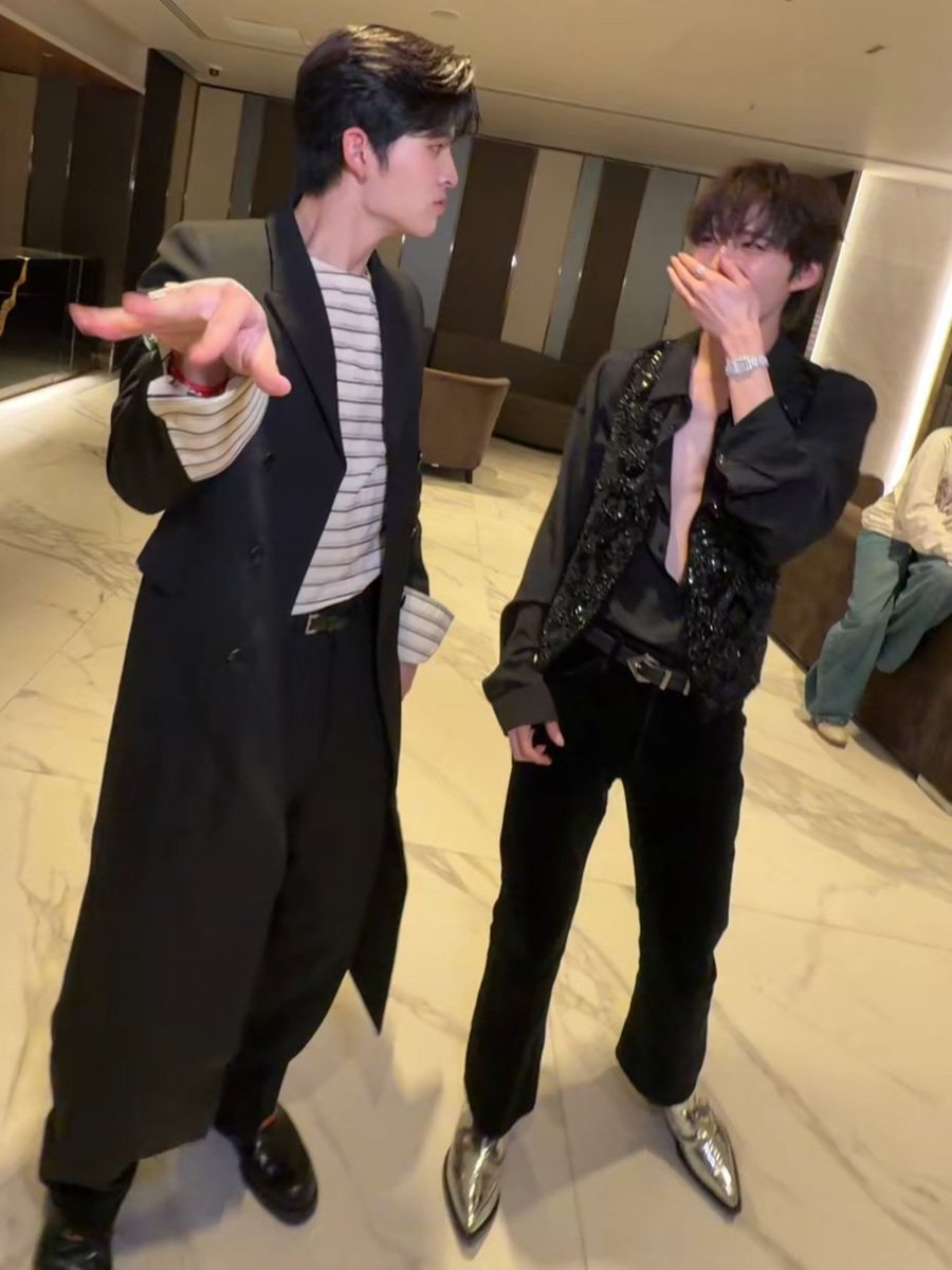 imyourhikun's tweet photo. พี่ชาวีกับชลลี่เจอกันแล้วคับ https://t.co/dt3AiNkpRJ