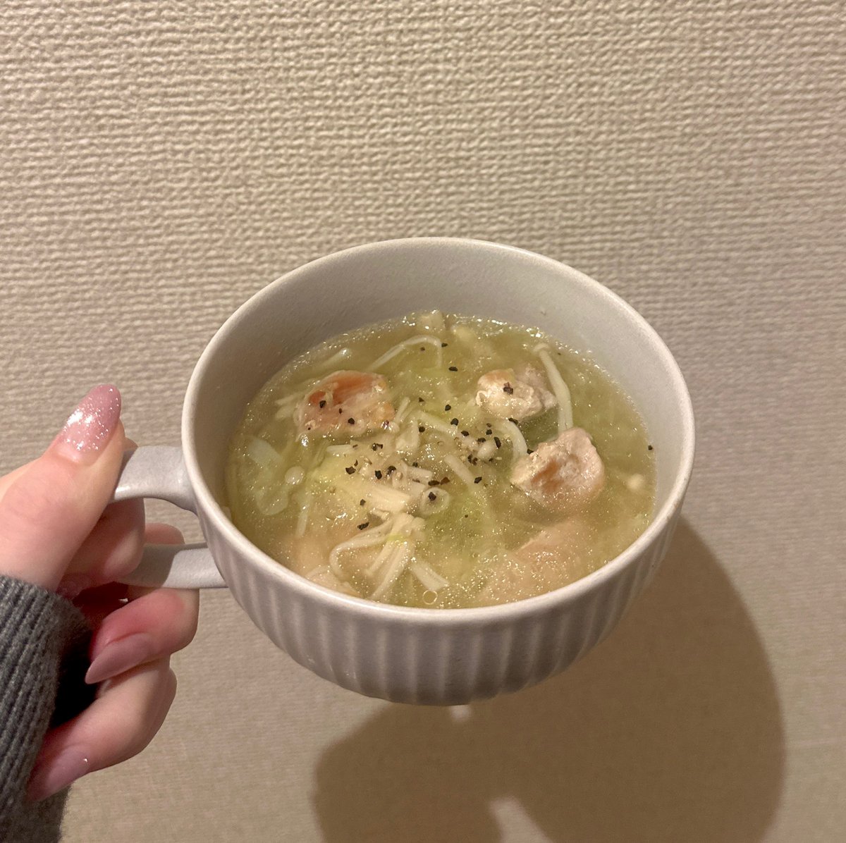 yururi_flower's tweet photo. あっつい具沢山スープの満足感レベチですごい https://t.co/F816UgUXnN