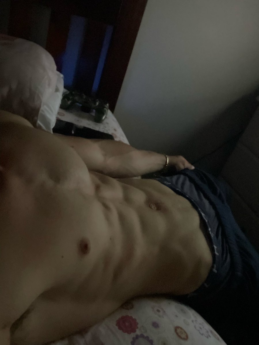 itzangelo223's tweet photo. @cookiemnsterxd text me my dms open but it’s not letting me text u first ;) https://t.co/zxTicbwG33