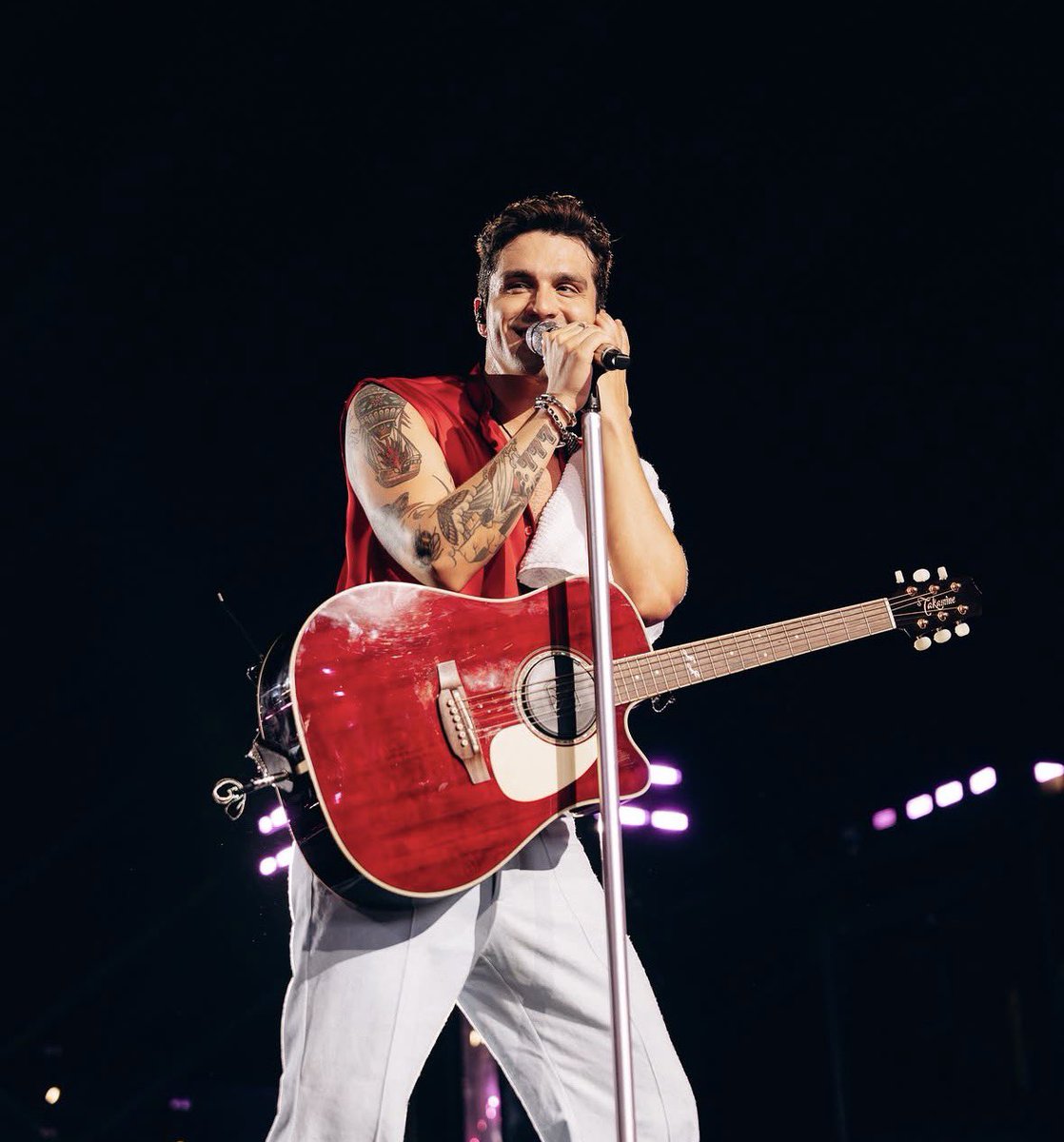 luanrmengo's tweet photo. vem de vermelho to passando mal 🥵 https://t.co/i5DfeEcM37