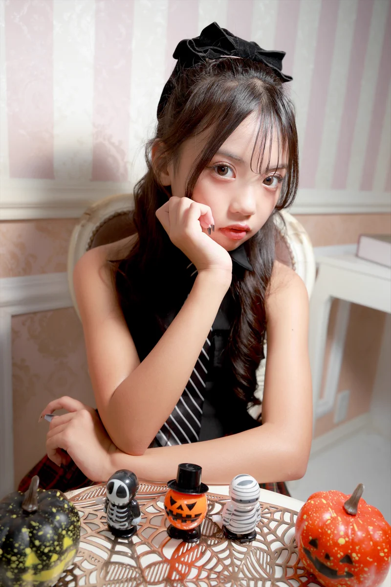 HSGdWY7awAATVcA?format=webp&