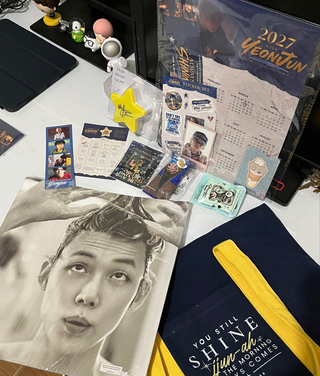 CatzNoona's tweet photo. The kit and the surprise gift as one of the early registrant! 

A sealed album!!!! 😭😭😭♥️♥️♥️

Grabe so generous!!! @304weekendclub ♥️ https://t.co/sKLyAJluNC