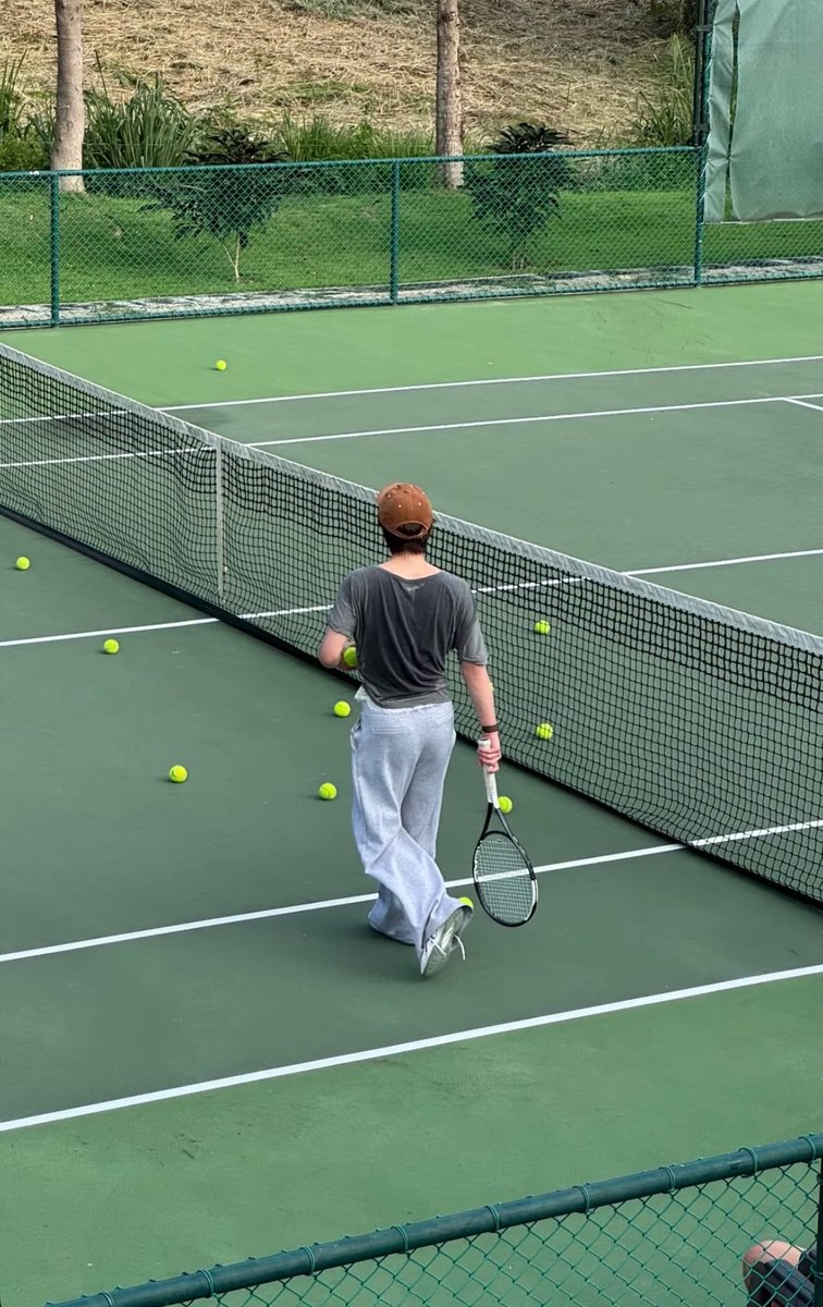 StickkyGrey's tweet photo. เล่นเทนนิสแค่นี้ทำไมต้องทิ้งสะโพกด้วยค้า 🎾

#oattrt | #oattrttt https://t.co/6H0bVPD7kJ
