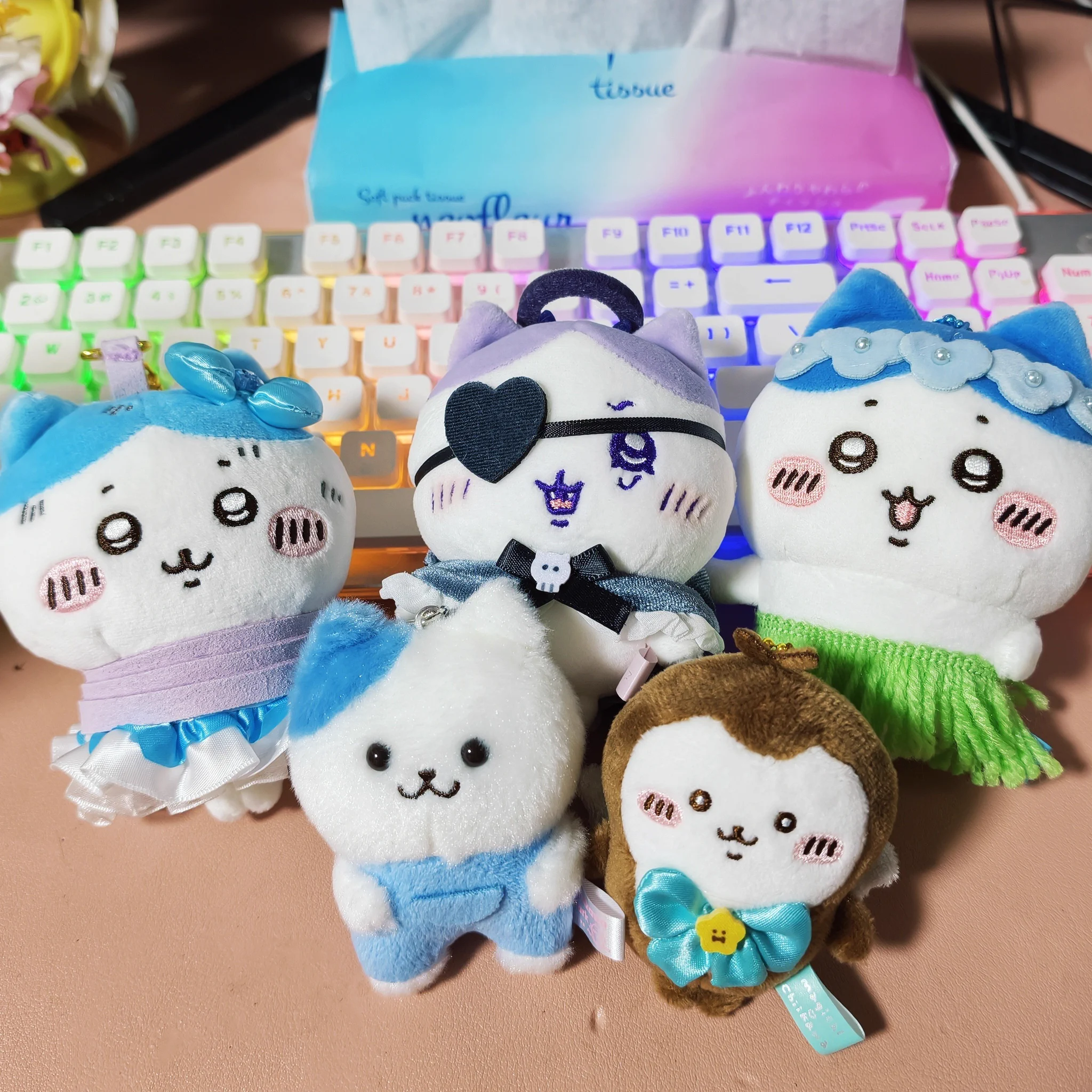 ぐでねこチャンといちご　チャーム　黄緑×水色×白 ことねこ🐱🎀{11月ラグ on X: 