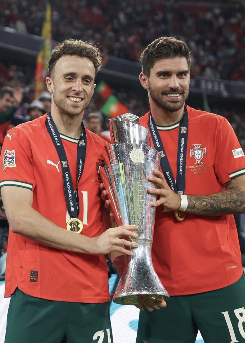 PolymarketSport's tweet photo. 🚨JUST IN: Cristiano Ronaldo has demanded the Saudi Pro League issue lifetime bans to fans who taunted Ruben Neves with Diogo Jota chants

“People who behave like this should never be allowed to enter a stadium again.” https://t.co/LnNyc40b5P