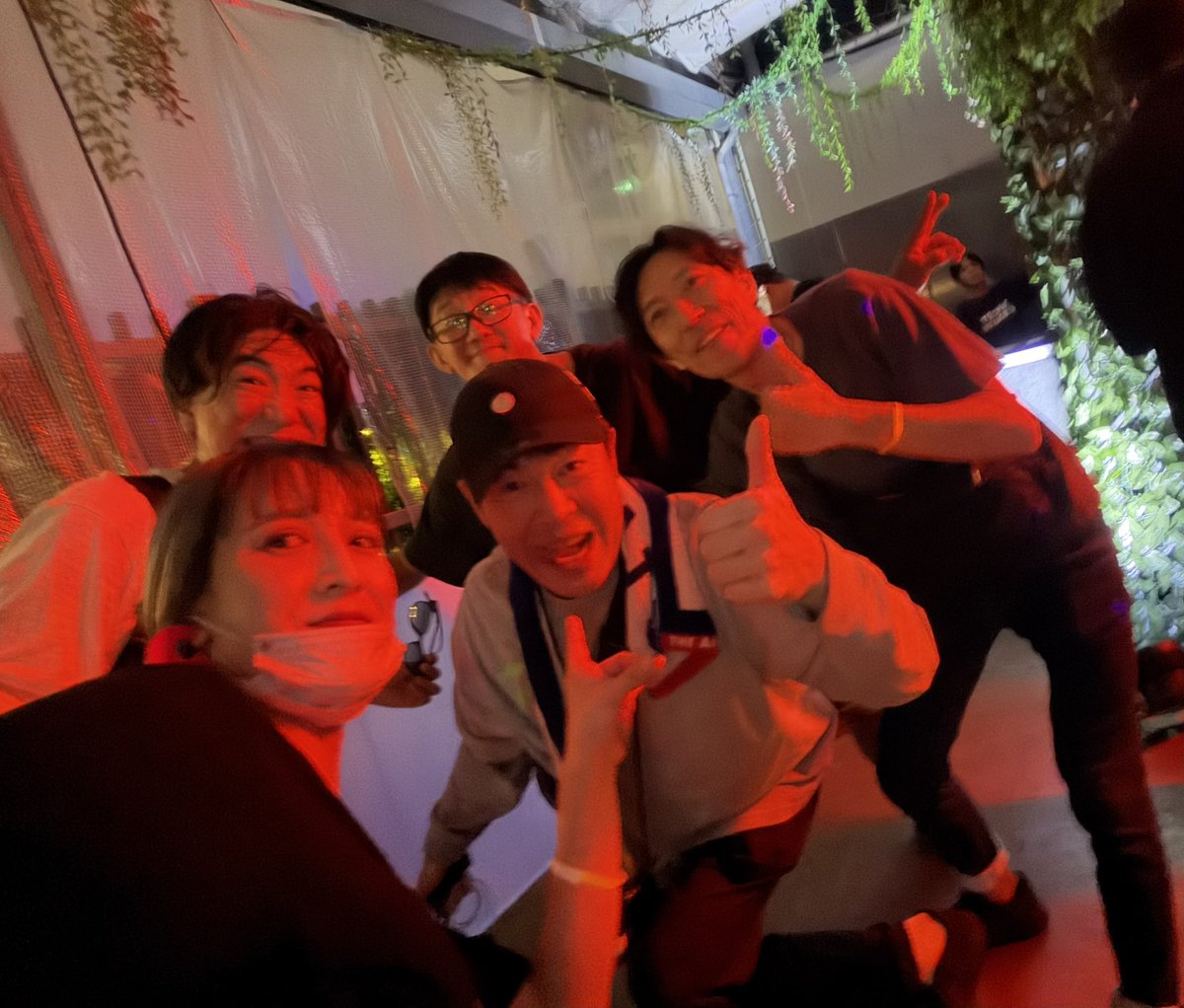 COOOK_2's tweet photo. ジョンロビンソンさんとYO-Cくんと
ロケーションも最高のナイスパーティーすぎでした!!!
#dancedevice https://t.co/9xHVttVVVI