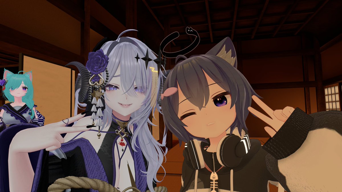 minamon_vrchat's tweet photo. よひらさん、ルトさん、らぎちゃんとお写真！！
#VRCおうまがとき https://t.co/UFoKW3B6aI