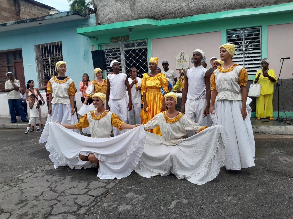 AtenasBella's tweet photo. Del 11 al 13 de septiembre  2026, 3ra Edición del Evento "Aurelia Crespo y el primer violín a oshún", 
Escenario: la casa de Aurelia Crespo, en Pueblo Nuevo, donde se develó la tarja que la identifica como Casa Templo.
📷 Marlene Lovio Díaz 
#direccionmunicipalculturamatanzas https://t.co/n3FETvtRJy