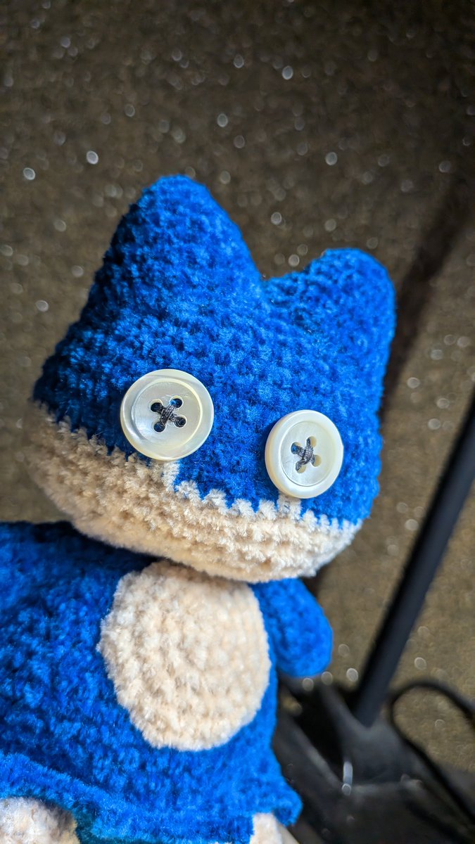 bengo_crochet's tweet photo. "あみぐるみが編みたくなる糸"で初めて作品を完成させることができました✨️
編み目が全然見えなくて苦戦しましたが、こころのめでがんばりました🔥 https://t.co/t675Jji0H0