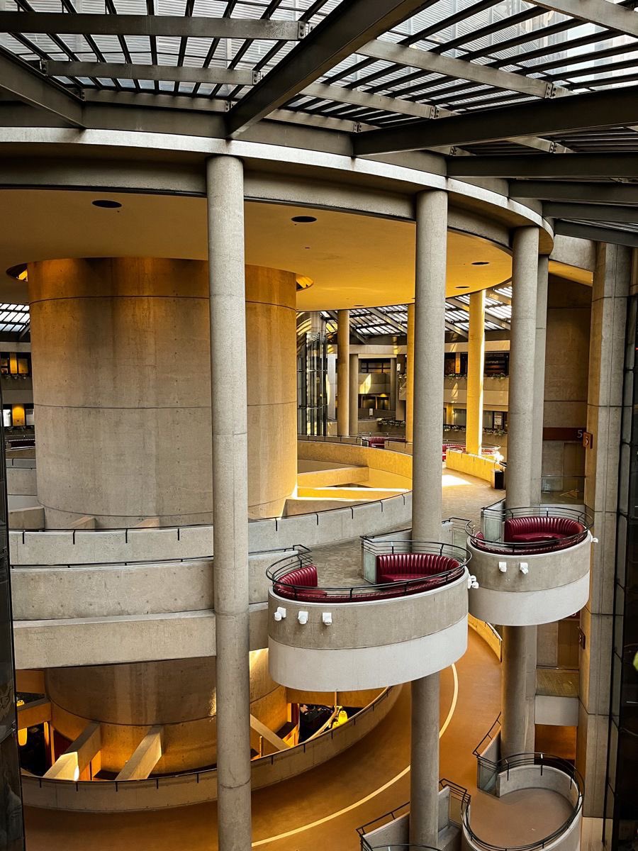 SciFiArchives's tweet photo. Hotel atriums designed by John C. Portman. Architecture that still feels remarkably futuristic. https://t.co/RVV8bdJfux