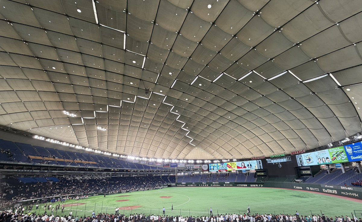 ganbaruru's tweet photo. 今日は待ちに待った『高校野球女子選抜VSイチロー選抜KOBE CHIBEN』を観戦！

画面の中でしか見たことがなかった元メジャーリーガー3人を、生で見れる日が来ようとは。。

最後の選手インタビューでは思わず感動しちゃいました🥹 https://t.co/5F4RTChJ0B