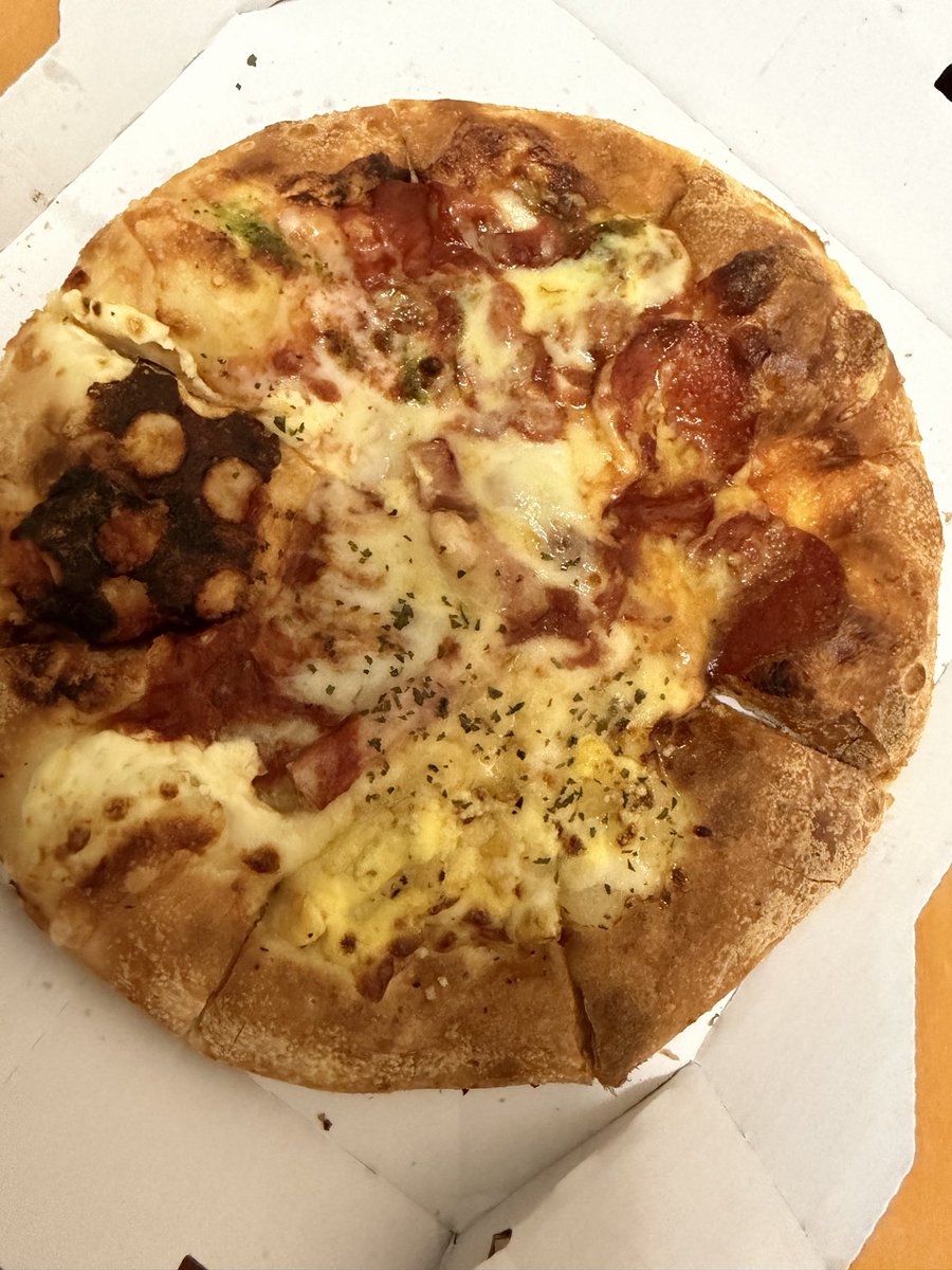 pyoro_pi's tweet photo. 🍕🫪 https://t.co/OfXngd01F3