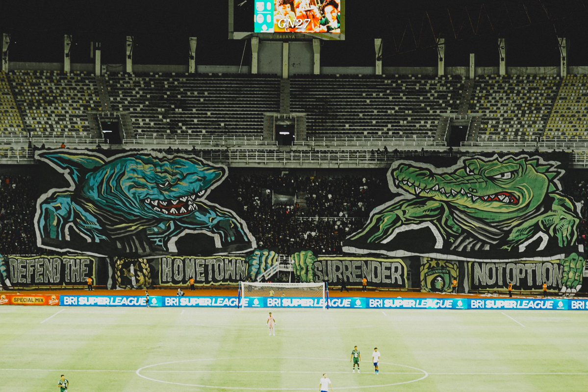 Green_Nord27's tweet photo. DEFEND THE HOMETOWN. https://t.co/tWx2u5Gdqh
