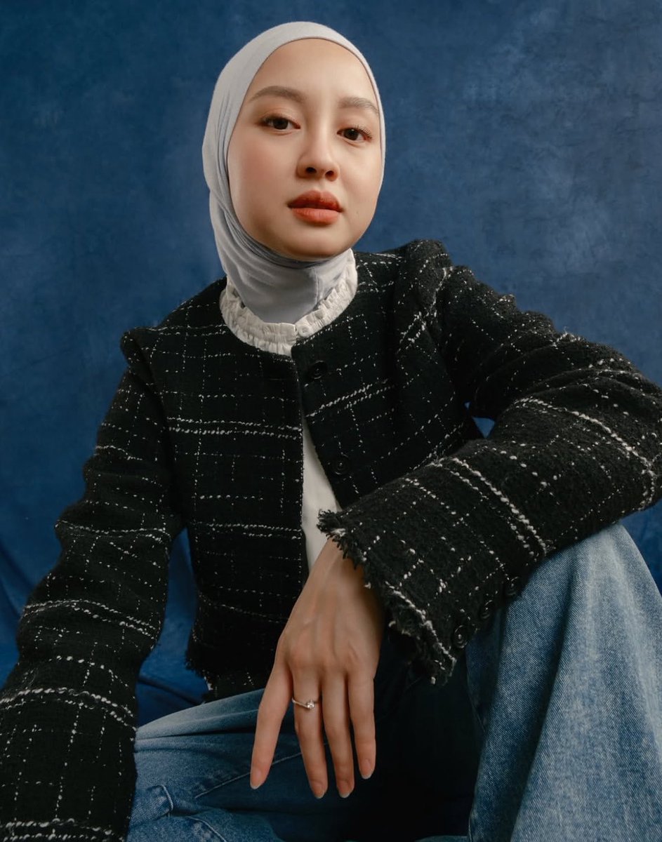 insidefolkative's tweet photo. Gitasav melalui postingan terbaru di Threads.

“Mindfulness dan stoicism memang akal-akalan kapitalisme 🙂‍↔️￼

Saat segelintir orang menimbun kekayaan dan mayoritas harus kerja mati-matian, kompromi psikologis nggak akan bikin kita keluar dari keadaan ini.￼” https://t.co/W9DoNRD3zP