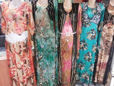 najva15362's tweet photo. لباس های کردی نقاشی های رنگارنگ که برام تاریخ ایستاده آمد #کردستان_زیبا https://t.co/UyZY99rb4A