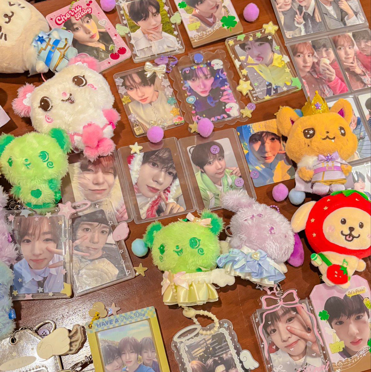 starsionie's tweet photo. i had sooo much fun at sakuryo event last saturday 🥹💗 met some new friends and i even won an album from the door prize!! definitely a day to remember 😭✨ https://t.co/FFM5cfWIIA