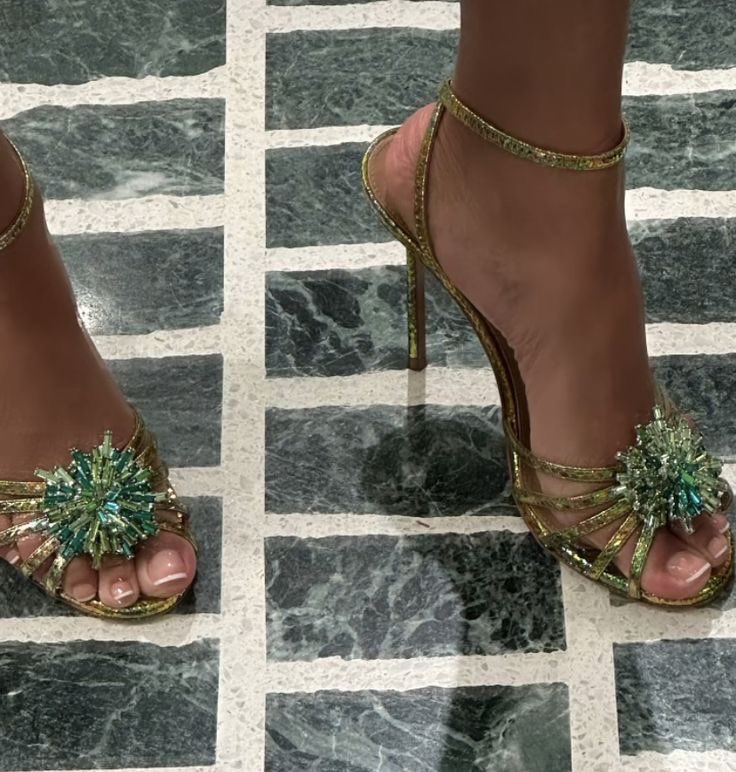 Eveboards's tweet photo. Aquazzura https://t.co/m9quuS3DkK