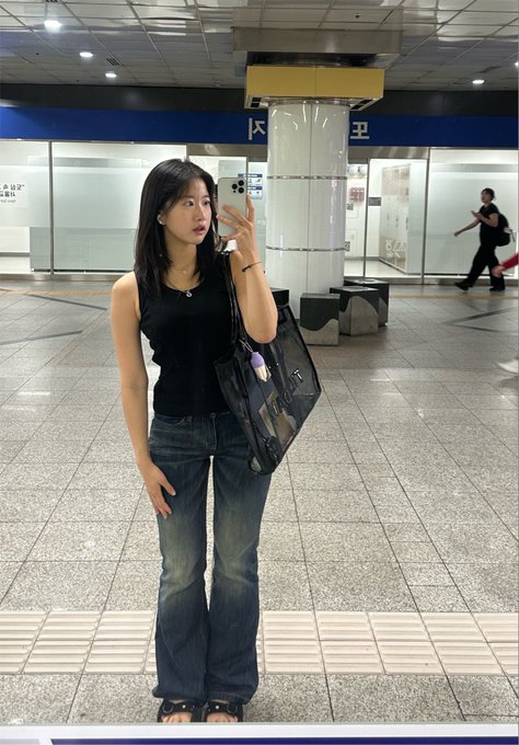 6ca4e4278f14957's tweet photo. #일상계_𝕏친소 #일상계𝕏친소  #일상계트친소  
게임하고 애니보고 버튜버 보고 웹툰보고 ....  08입니다 사이버 히키코모리와 친구해주세오ㅠ https://t.co/XkoxIyeEEE