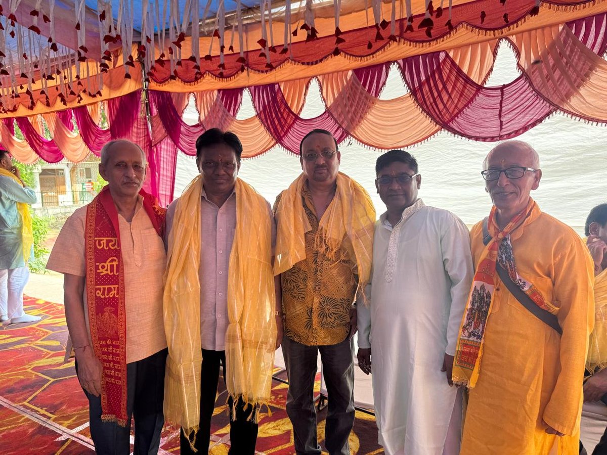 HaripalR67044's tweet photo. देवभूमि संस्कृति धार्मिक समिति की ओर से रामलीला आयोजन हेतु आज भूमि पूजन का आयोजन दिल्ली के मंडावली क्षेत्र में किया गया जिसमें मुझे भी भाग लेने का अवसर प्राप्त हुआ https://t.co/CrJtiRSqSa